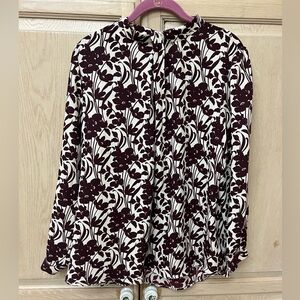Beautiful Ann Taylor top blouse L